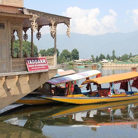 Hotel Yadgaar Houseboats Srīnagar Exterior foto