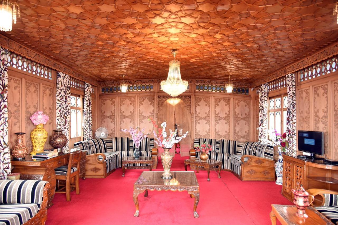 Hotel Yadgaar Houseboats Srīnagar Exterior foto