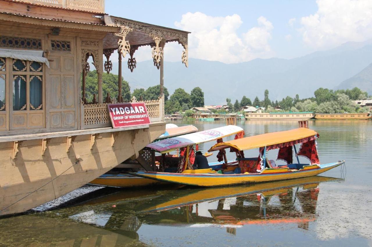 Hotel Yadgaar Houseboats Srīnagar Exterior foto